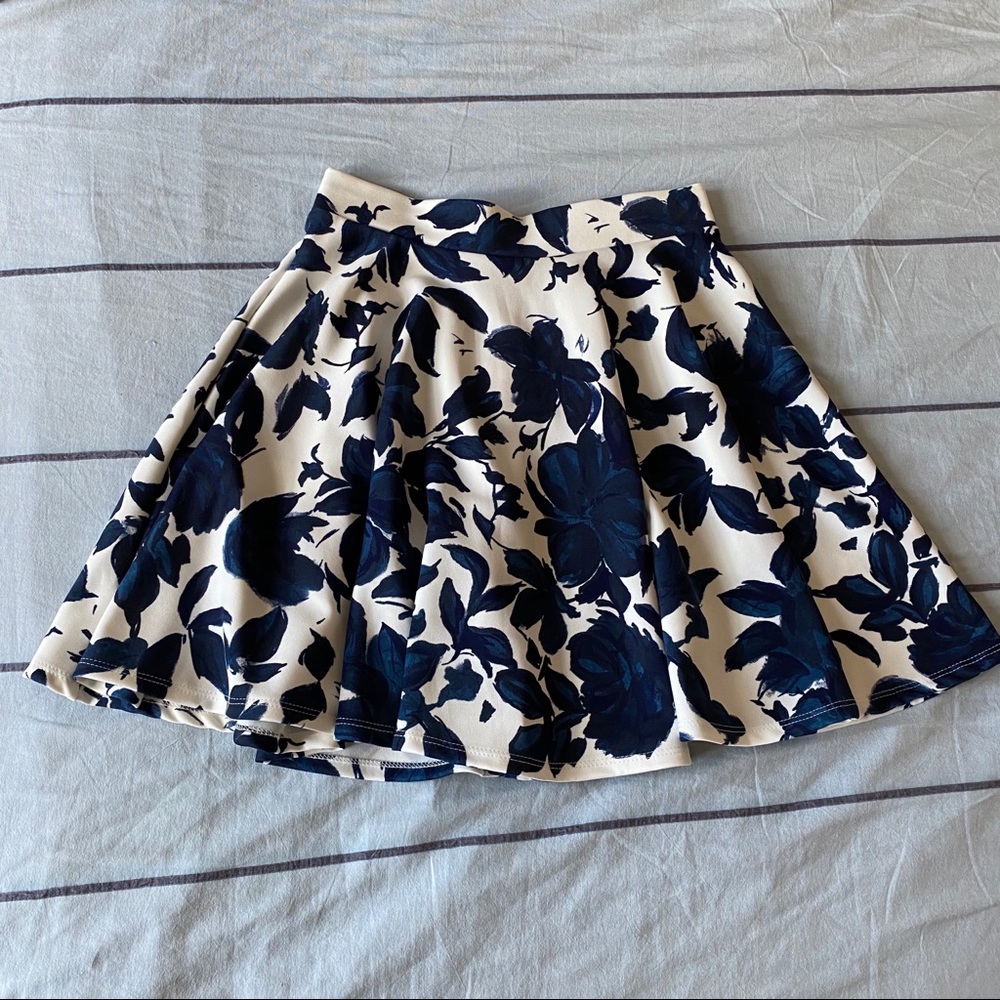 NWT Navy Blue and White Floral Skirt